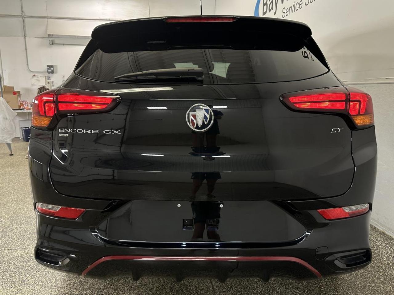 2022 Buick Encore GX Preferred PREFERRED/AWD/13000KM/OFF 1 OWNER GMAC LEASE! Photo