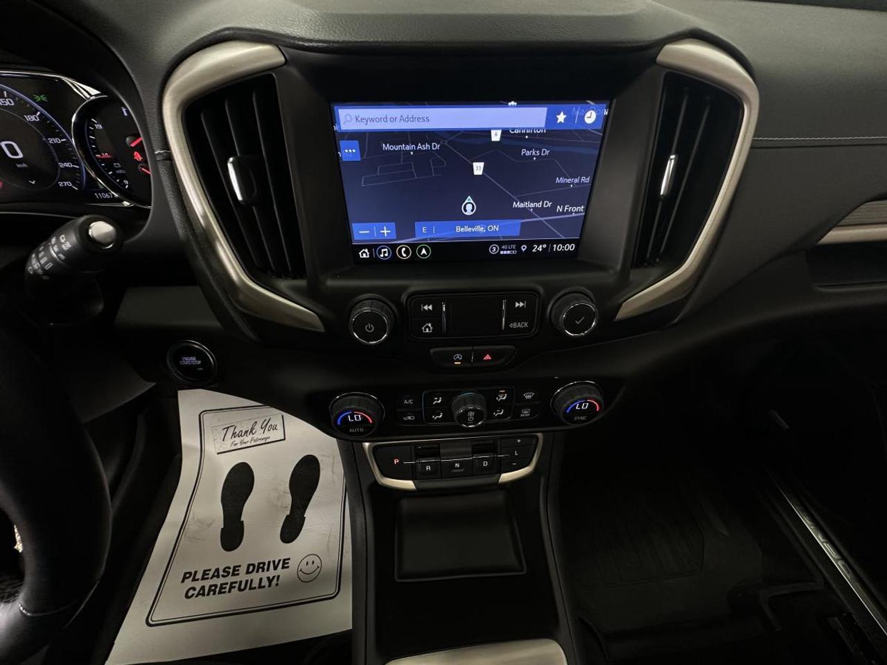 2024 GMC Terrain Denali DENALI/AWD/PANOROOF/LEATHER/NAVI/OFF 1 OWNER LEASE! Photo