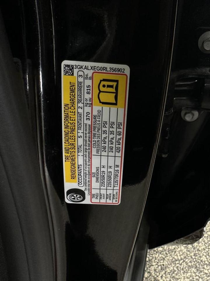 2024 GMC Terrain Denali DENALI/AWD/PANOROOF/LEATHER/NAVI/OFF 1 OWNER LEASE! Photo