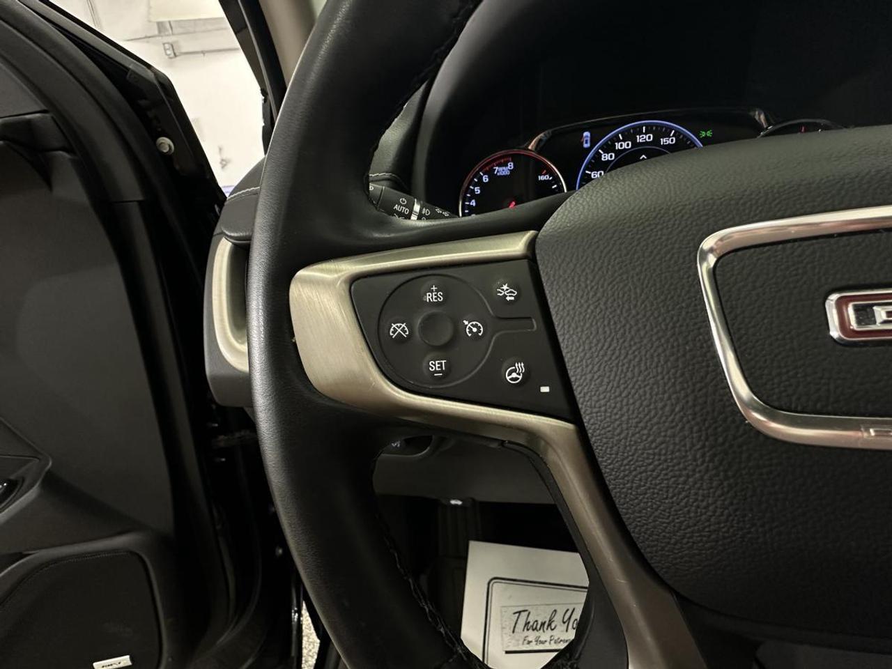 2024 GMC Terrain Denali DENALI/AWD/PANOROOF/LEATHER/NAVI/OFF 1 OWNER LEASE! Photo