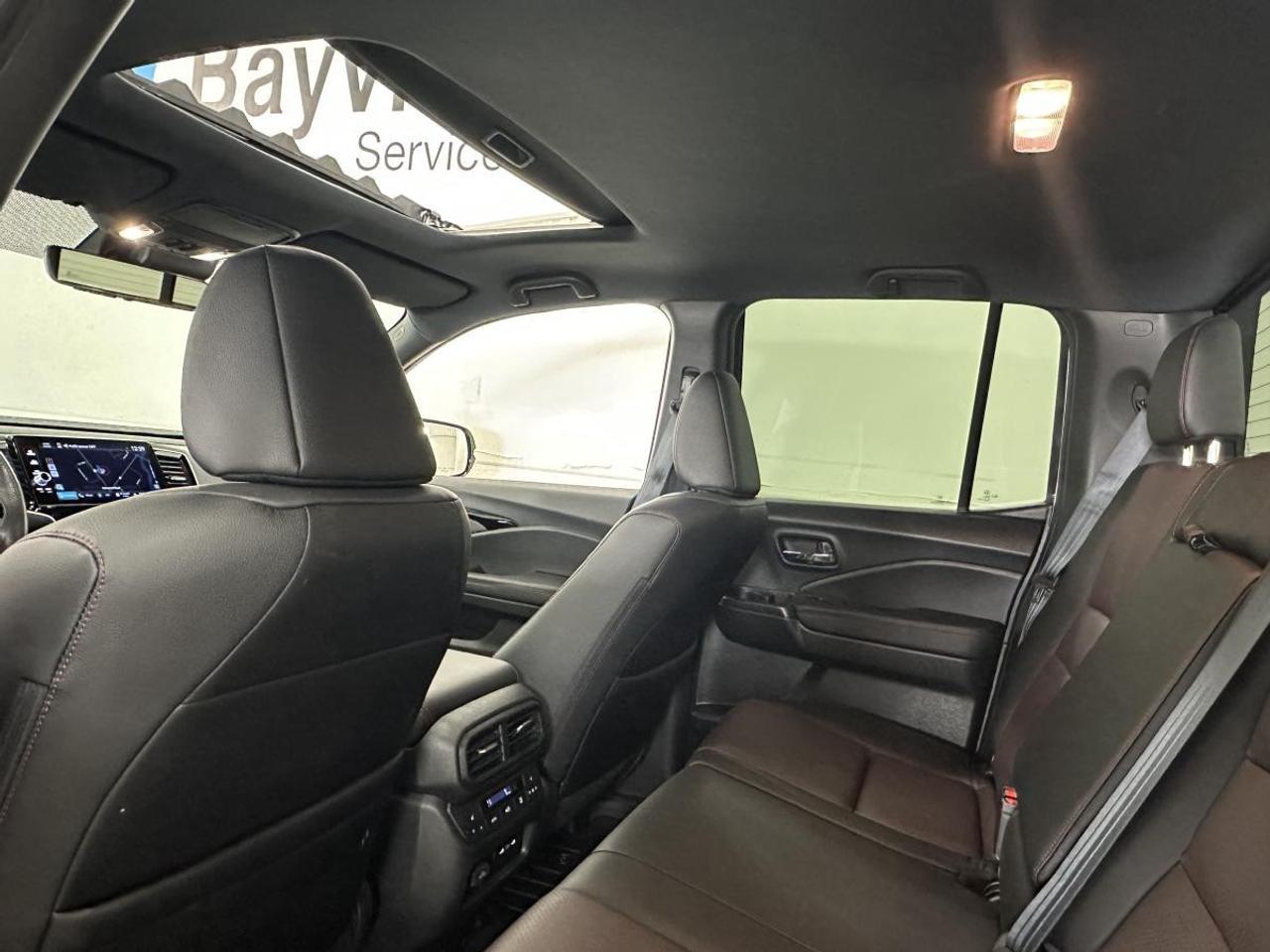2025 Honda Ridgeline Black Edition BLACK EDITION/AWD/LEATHER/NAVI/ROOF/OFF 1 OWNER HONDA LEASE! Photo