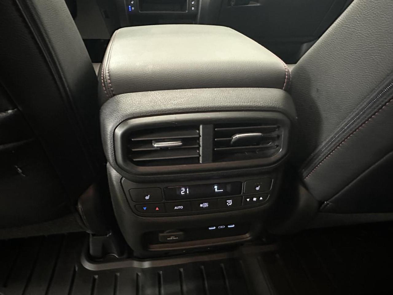 2025 Honda Ridgeline Black Edition BLACK EDITION/AWD/LEATHER/NAVI/ROOF/OFF 1 OWNER HONDA LEASE! Photo