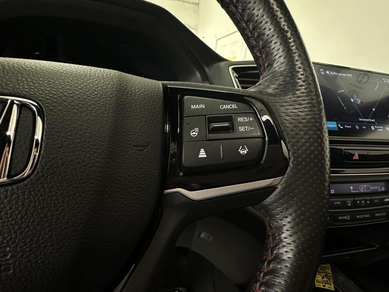 2025 Honda Ridgeline Black Edition BLACK EDITION/AWD/LEATHER/NAVI/ROOF/OFF 1 OWNER HONDA LEASE! Photo