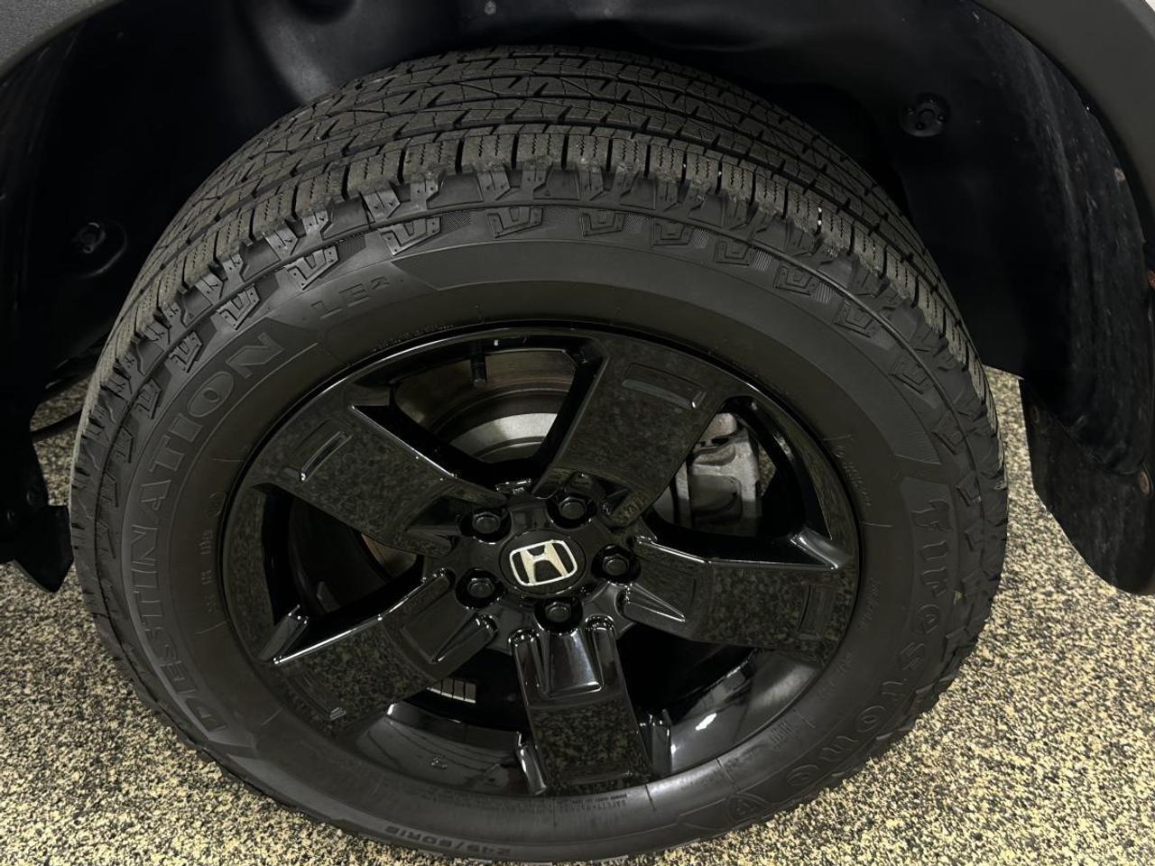 2025 Honda Ridgeline Black Edition BLACK EDITION/AWD/LEATHER/NAVI/ROOF/OFF 1 OWNER HONDA LEASE! Photo