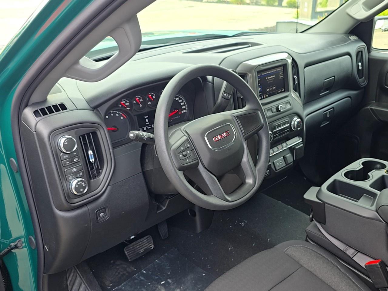 2026 GMC Sierra 1500 Crew Cab Short Box 4-Wheel Drive Pro Photo3