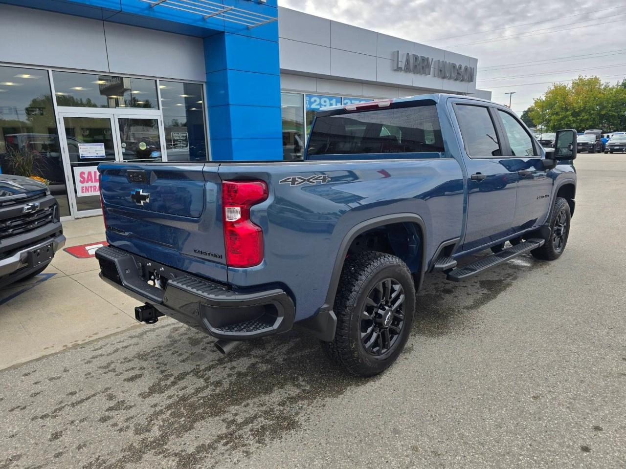 2026 Chevrolet Silverado 2500 HD 4WD Crew Cab Standard Box Custom Photo