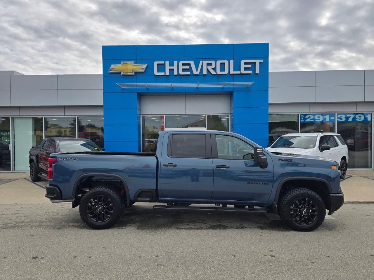 2026 Chevrolet Silverado 2500 HD 4WD Crew Cab Standard Box Custom Photo5