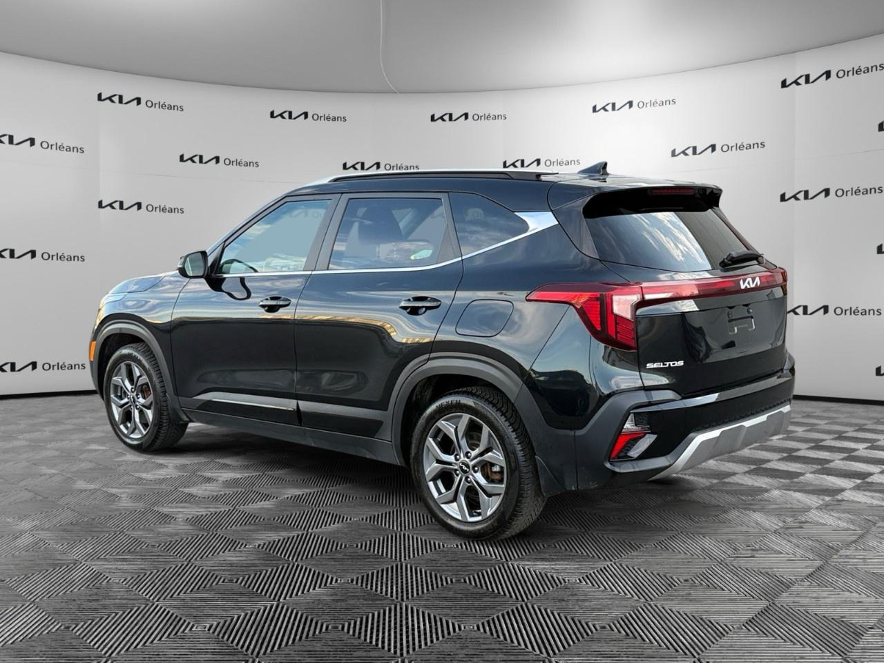 2025 Kia Seltos EX AWD Photo