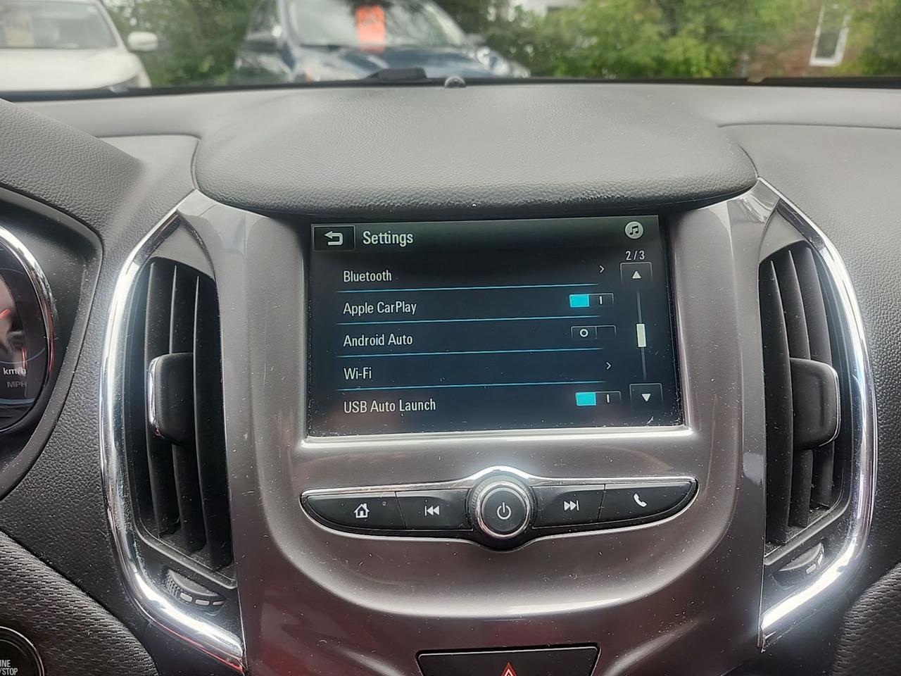 2018 Chevrolet Cruze AUTO-AC-HEATED SEATS -APPLE CAR PLAY-ANDROID AUTO Photo