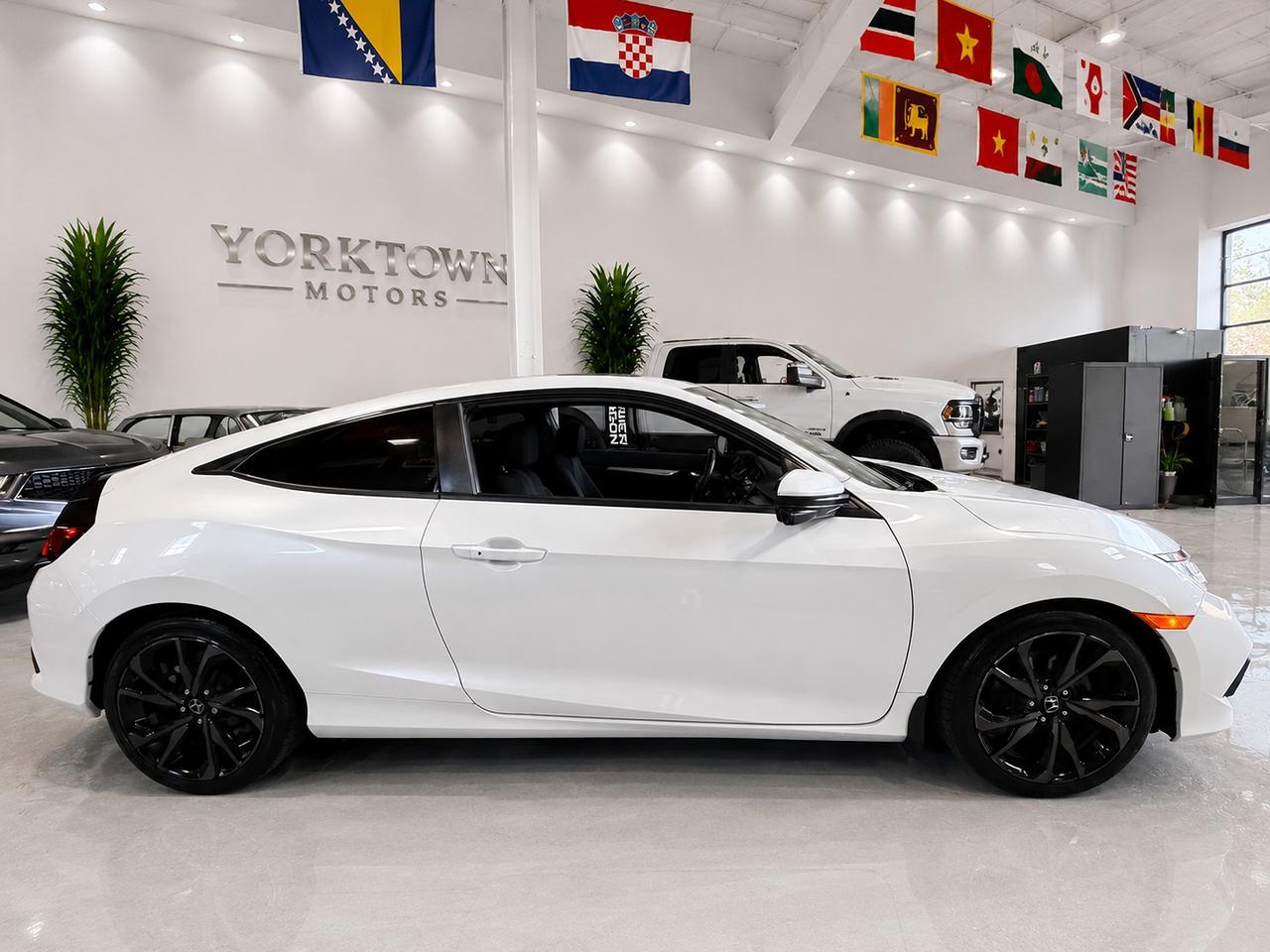 2020 Honda Civic SPORT MANUAL| COUPE|SUNROOF|LANE ASSIST|BACKUPCAM Photo4