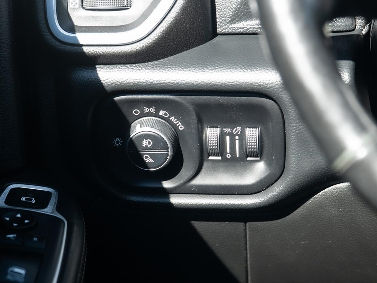 2019 RAM 2500 Laramie 4x4 Crew Cab 6'4" Box Photo35