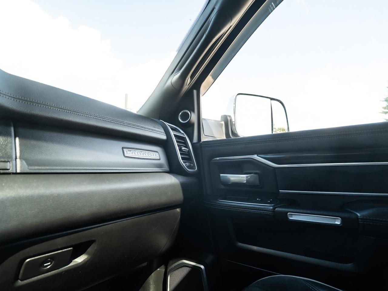 2019 RAM 2500 Laramie 4x4 Crew Cab 6'4" Box Photo15