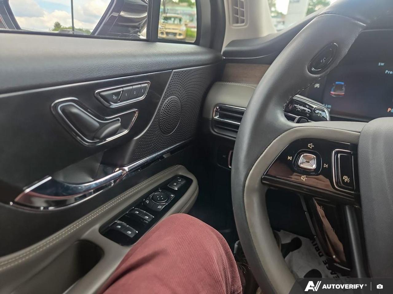 2024 Lincoln Corsair Reserve ONE OWNER | NO ACCIDENTS Photo