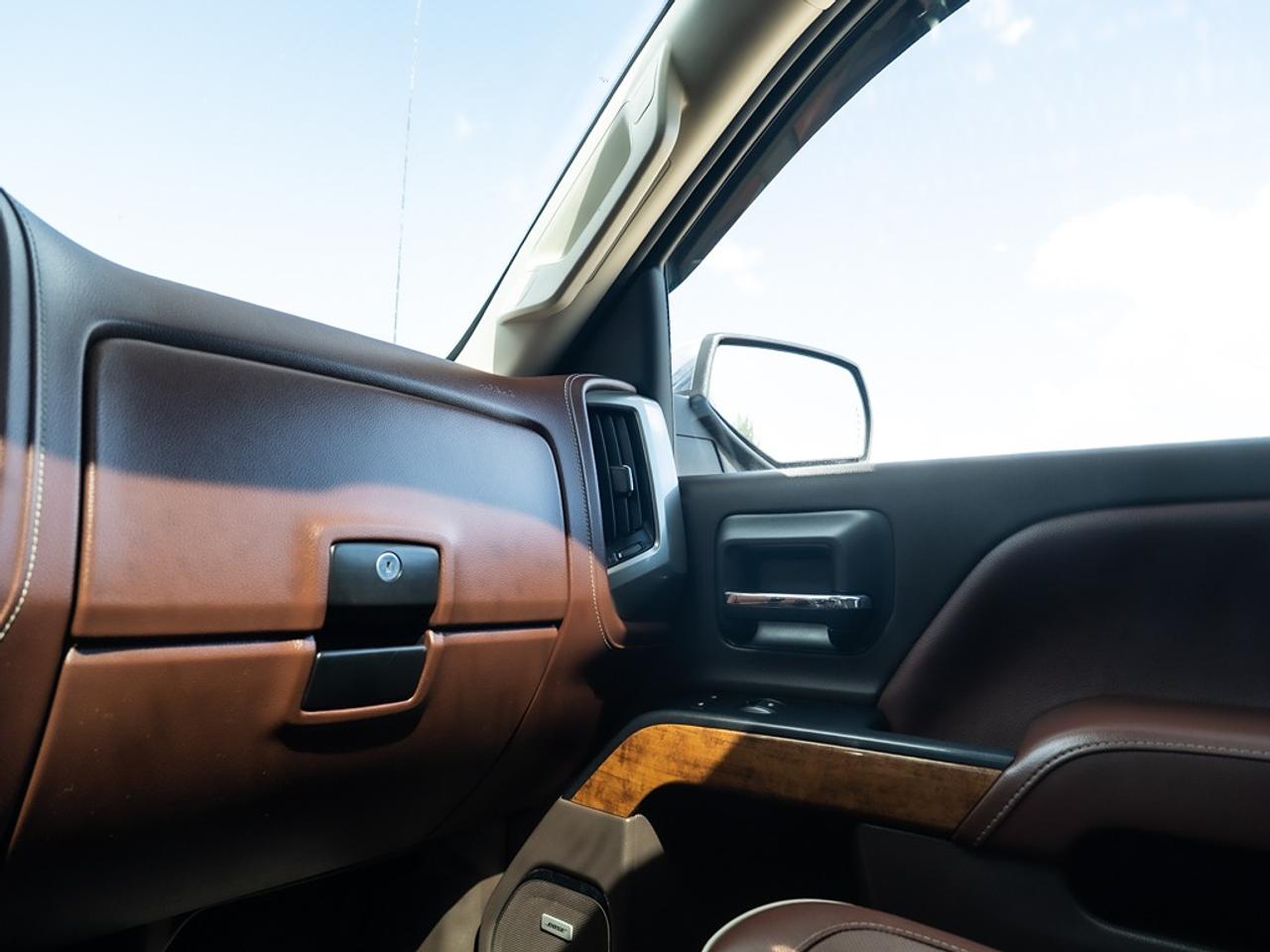 2017 Chevrolet Silverado 1500 High Country 6.2L Photo36