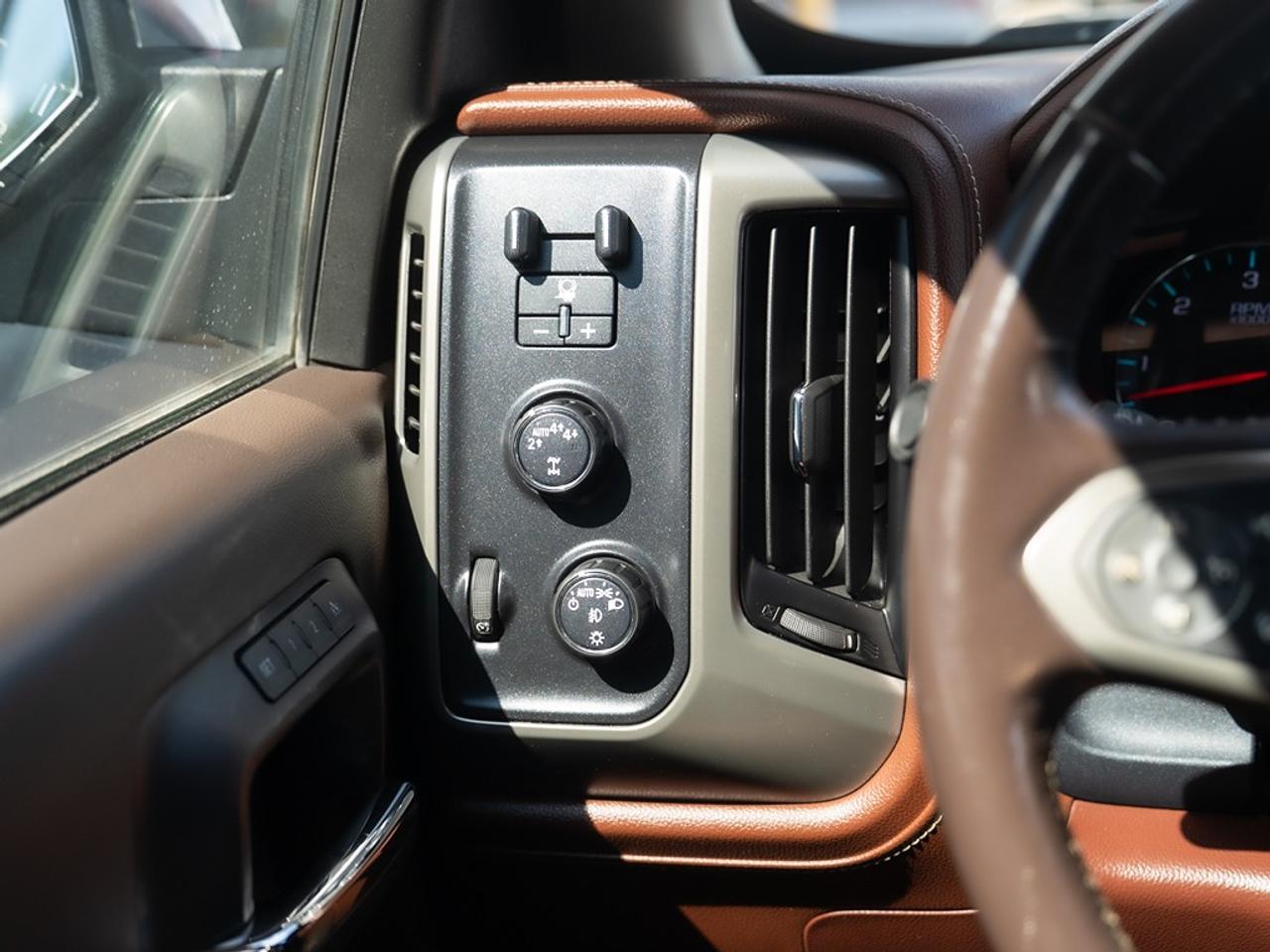 2017 Chevrolet Silverado 1500 High Country 6.2L Photo12