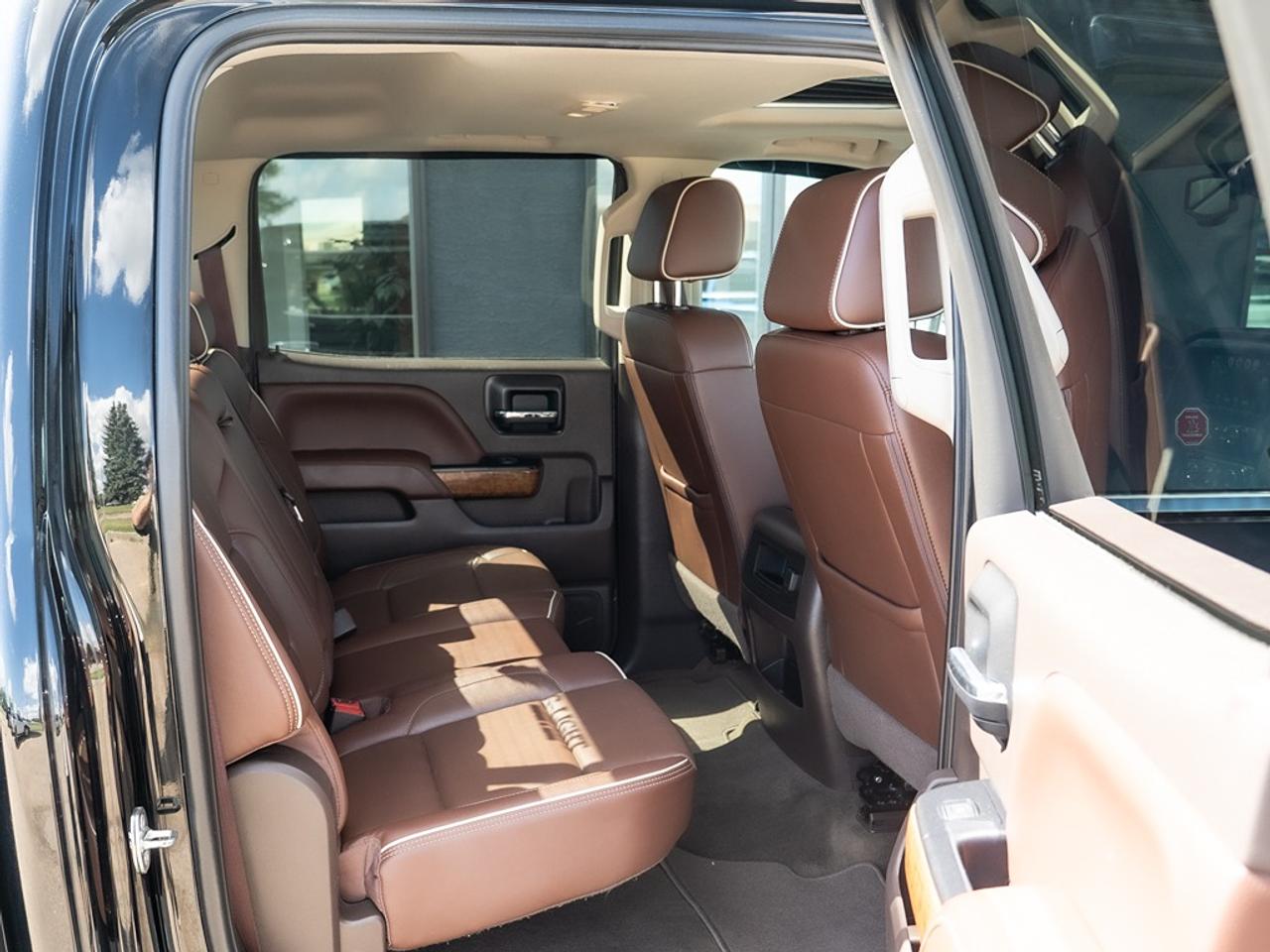 2017 Chevrolet Silverado 1500 High Country 6.2L Photo19