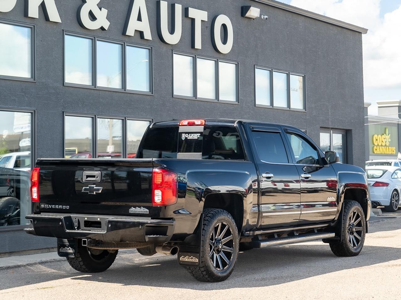 2017 Chevrolet Silverado 1500 High Country 6.2L Photo27