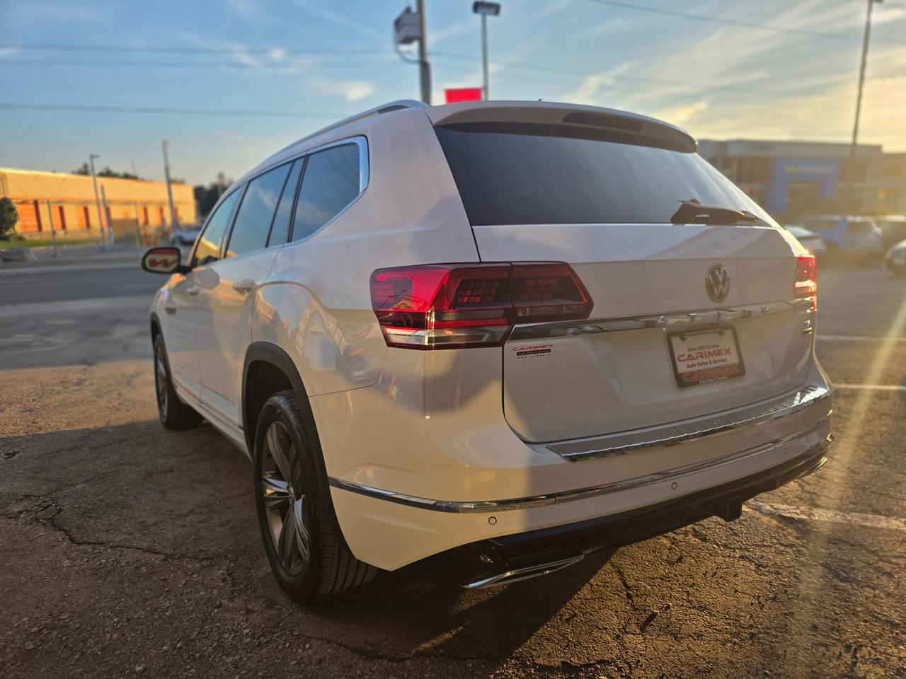 2019 Volkswagen Atlas 3.6 FSI Execline 6 Passenger | NAVI | Fender Sound | Leather | Sunroof | BSM Photo2