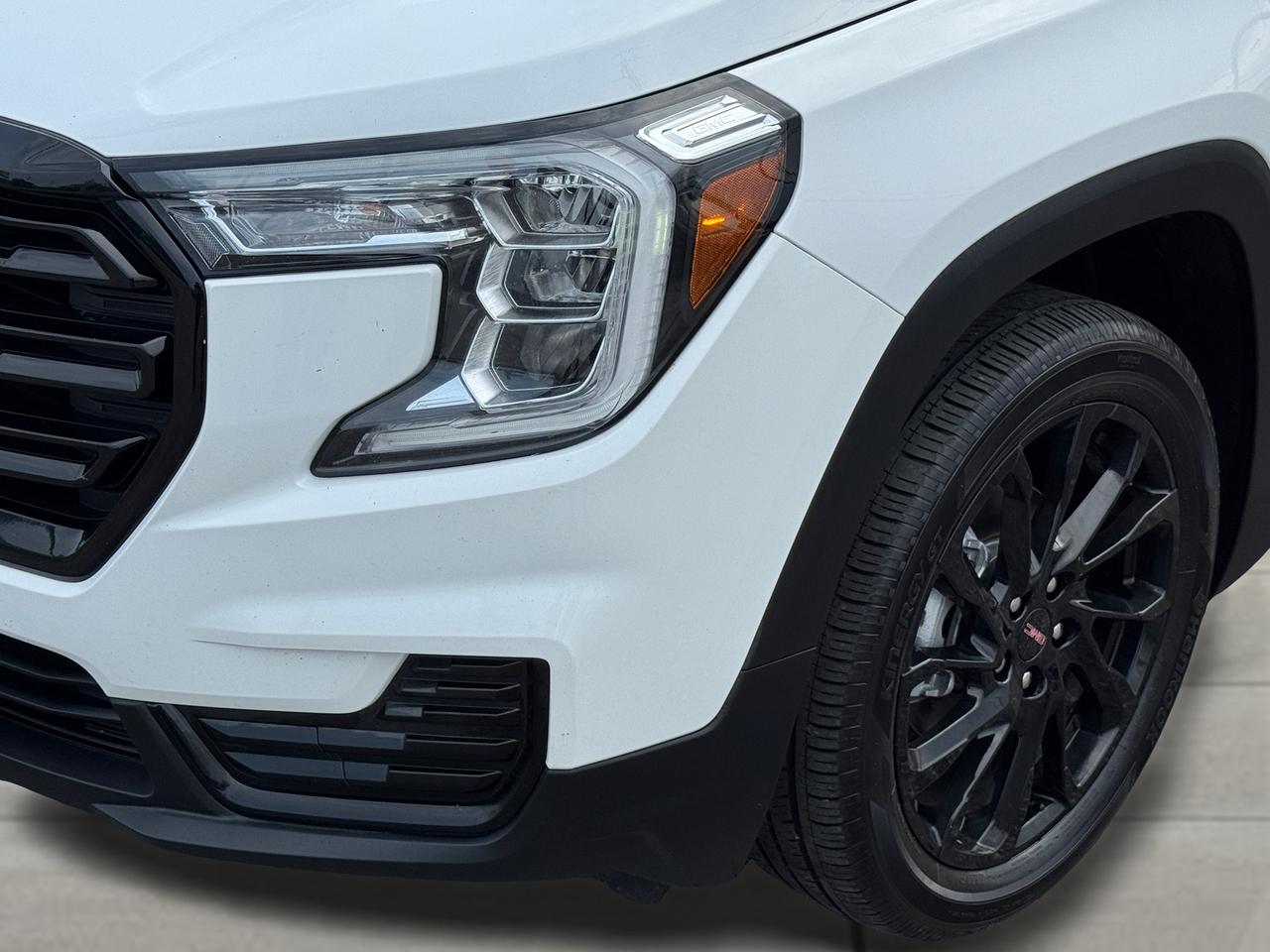 2023 GMC Terrain SLE AWD+New Brakes+ApplePlay+REMOTE START Photo