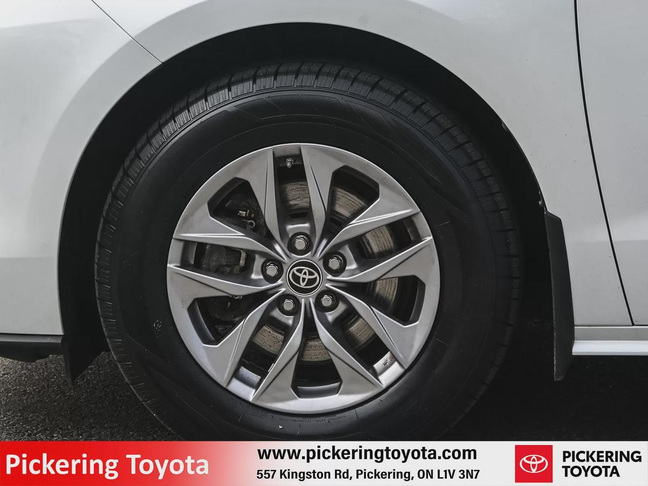 2022 Toyota Sienna XLE Photo