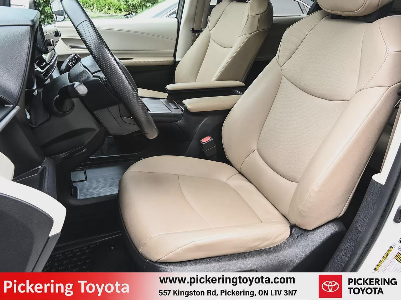 2022 Toyota Sienna XLE Photo