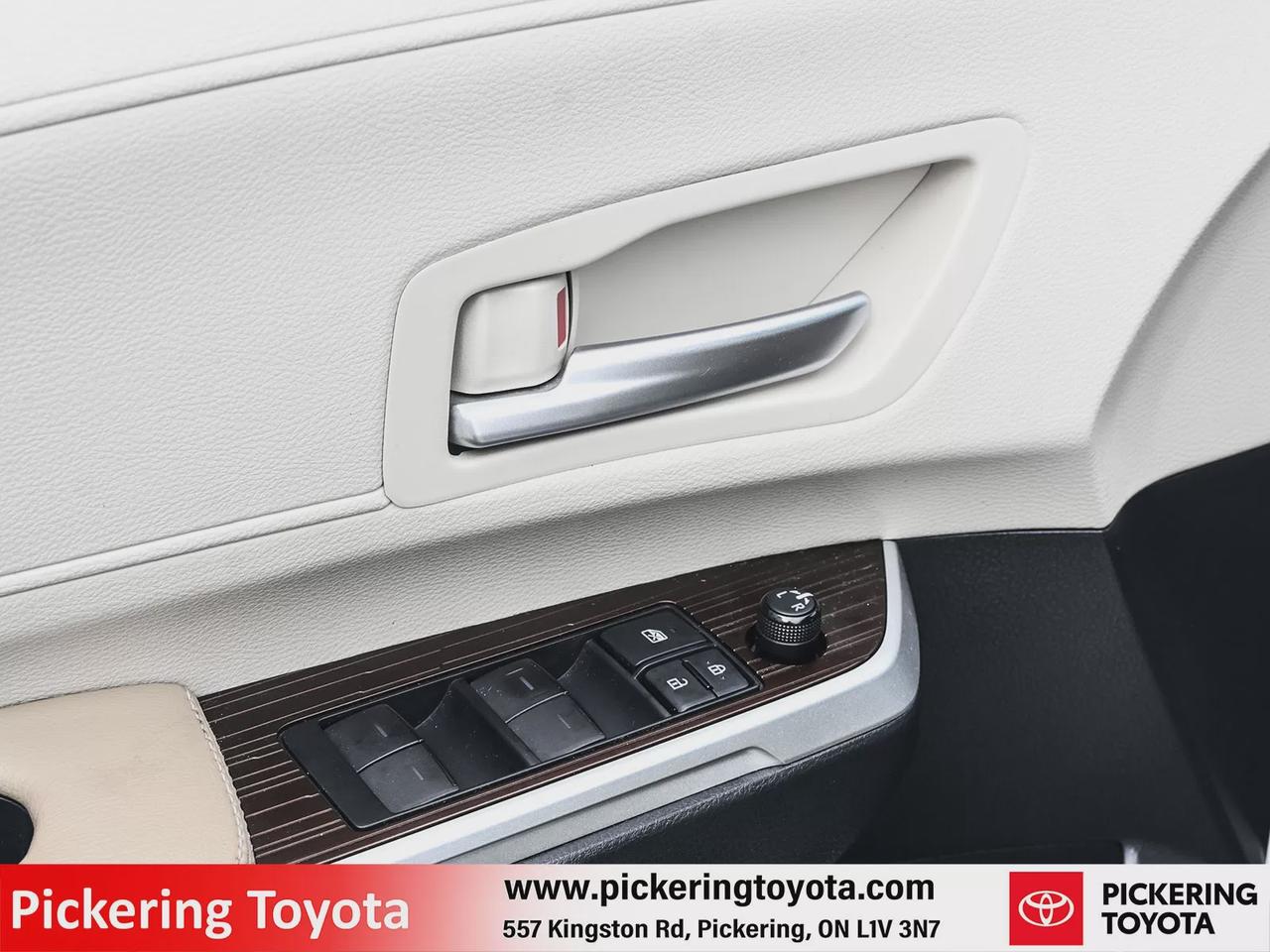 2022 Toyota Sienna XLE Photo