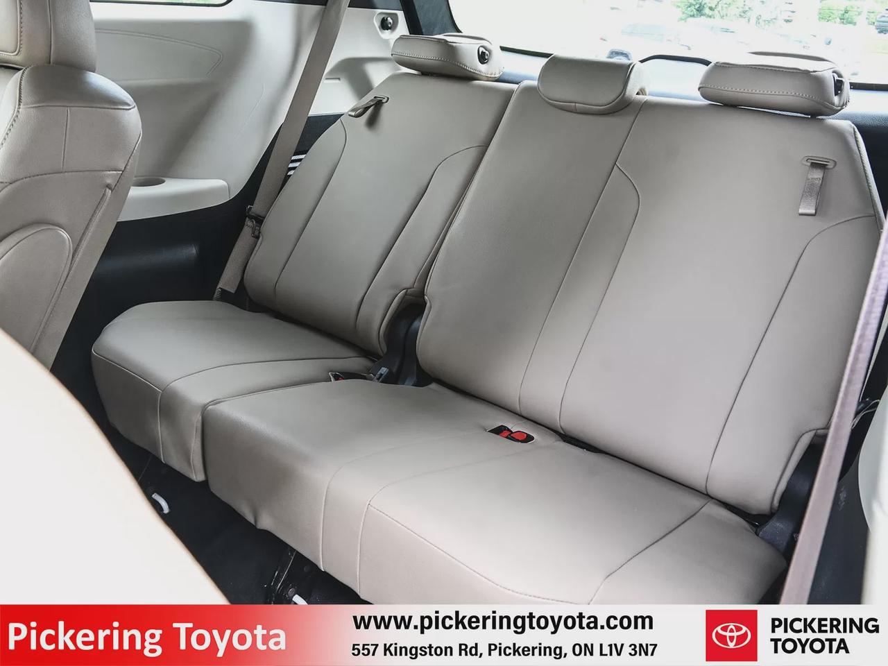 2022 Toyota Sienna XLE Photo