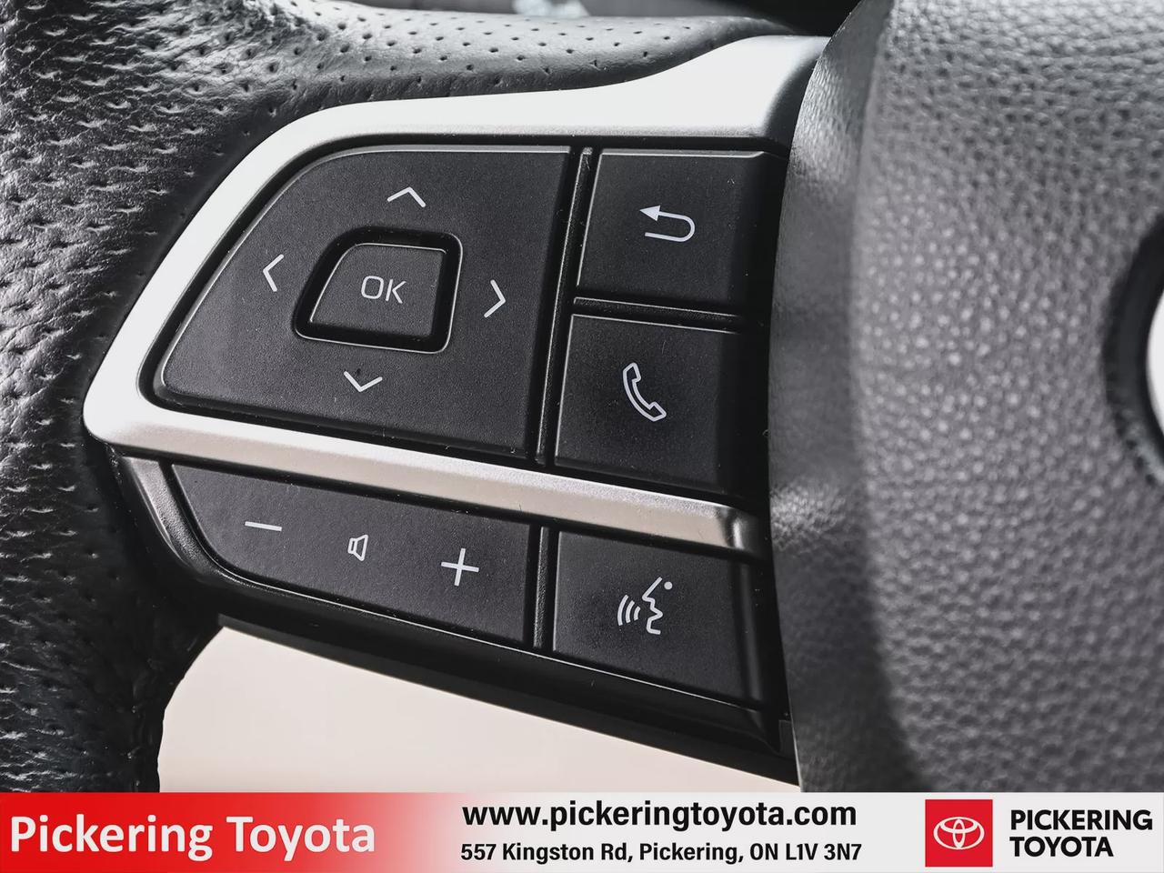 2022 Toyota Sienna XLE Photo