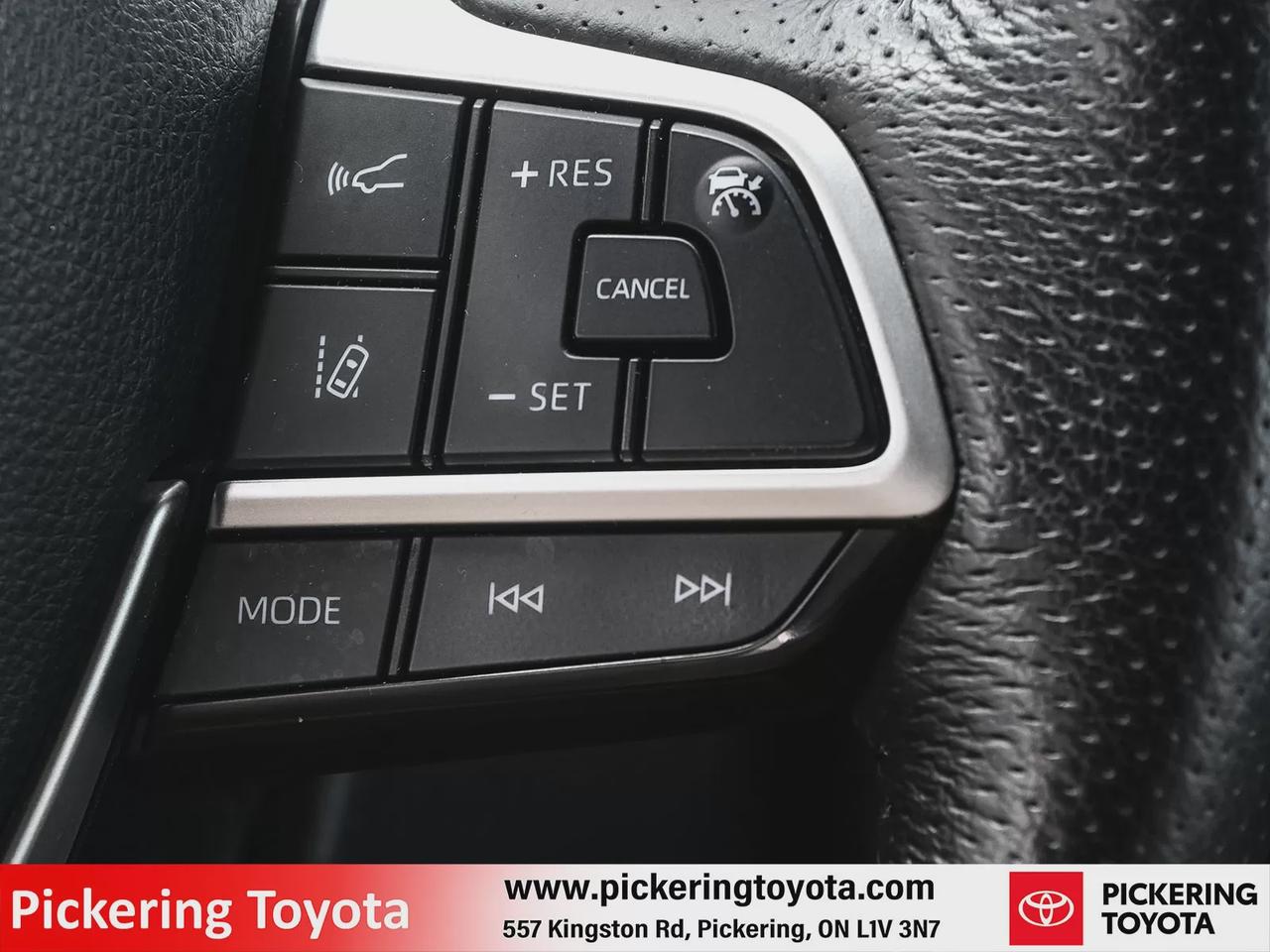 2022 Toyota Sienna XLE Photo