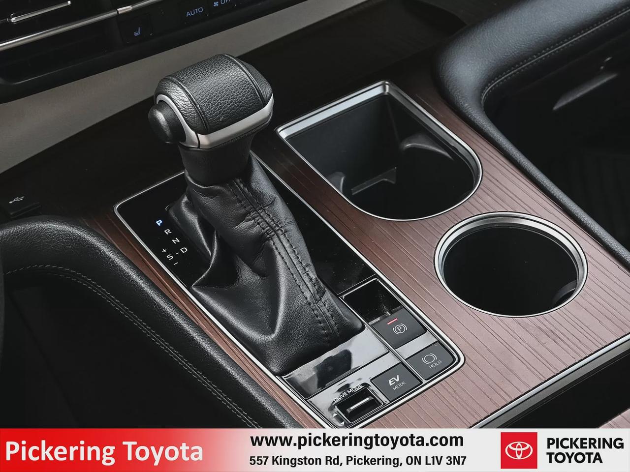 2022 Toyota Sienna XLE Photo
