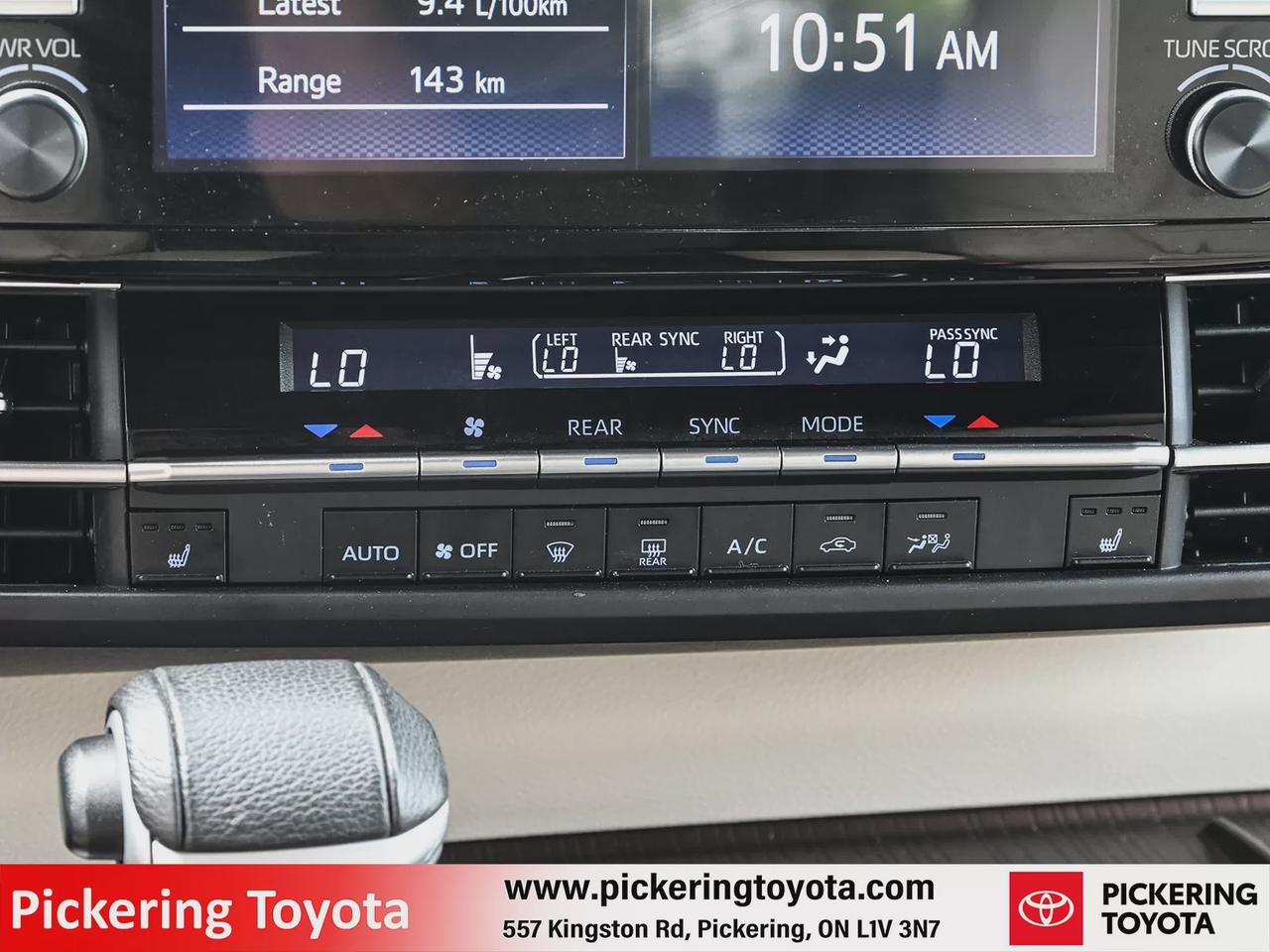 2022 Toyota Sienna XLE Photo