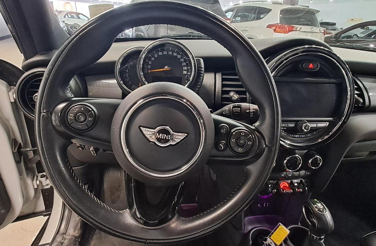 2016 MINI Cooper 5 Door 5dr HB Photo