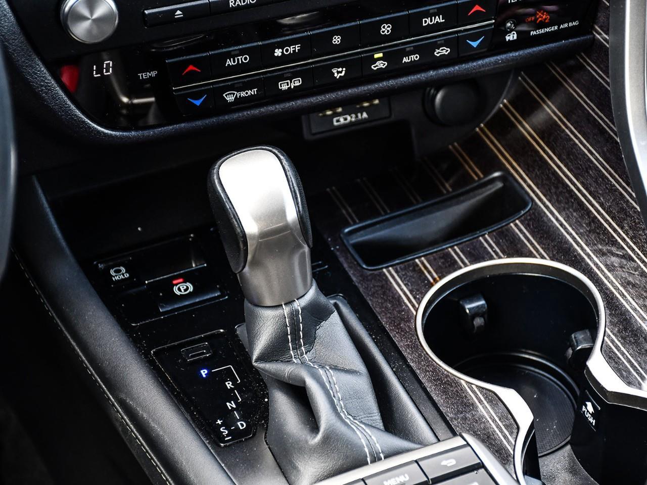 2022 Lexus RX 450h NAV | SUNROOF | HTD & COOLED SEATS | HTD STEERING Photo