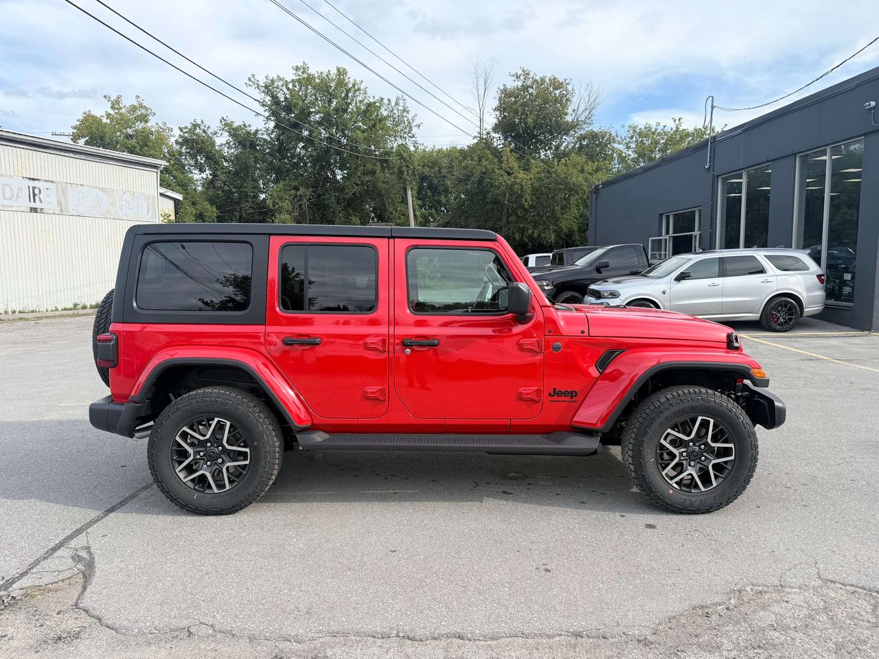 2027 Jeep Wrangler Sahara 4 Door 4x4 Photo