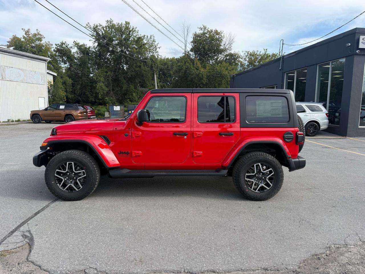2027 Jeep Wrangler Sahara 4 Door 4x4 Photo1