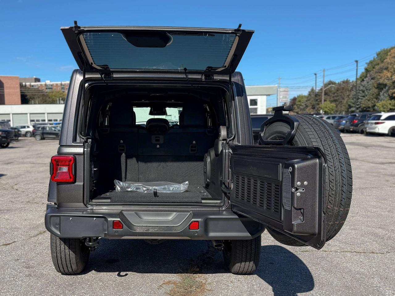 2027 Jeep Wrangler Sahara 4 Door 4x4 Photo