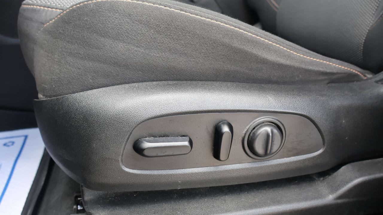 2020 Chevrolet Traverse LT Cloth | Power Liftgate | Nav System Photo