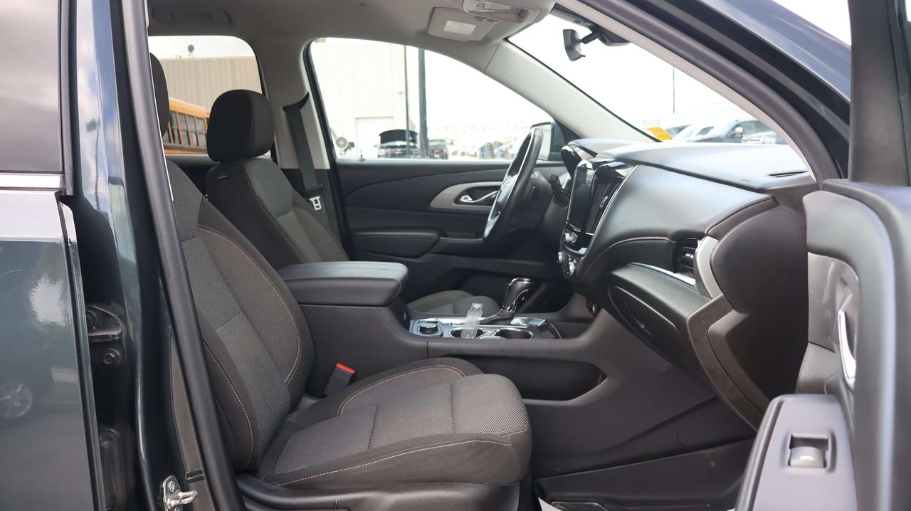 2020 Chevrolet Traverse LT Cloth | Power Liftgate | Nav System Photo