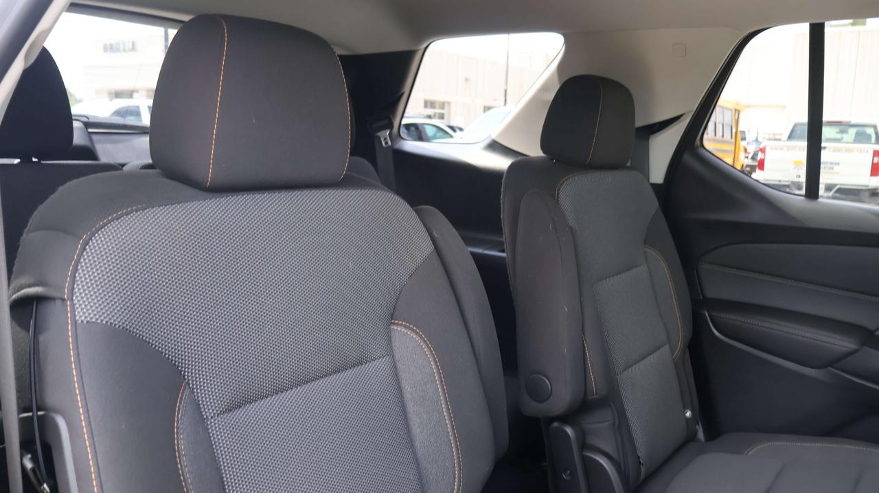 2020 Chevrolet Traverse LT Cloth | Power Liftgate | Nav System Photo