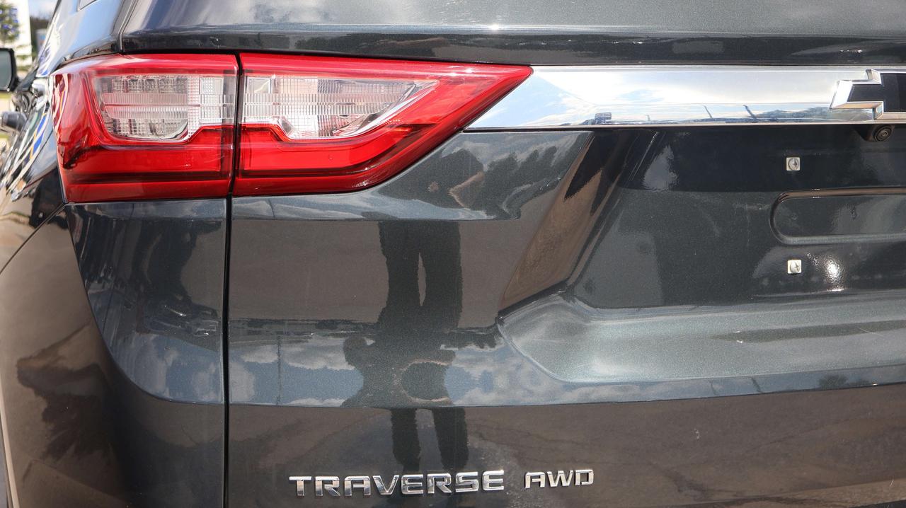 2020 Chevrolet Traverse LT Cloth | Power Liftgate | Nav System Photo