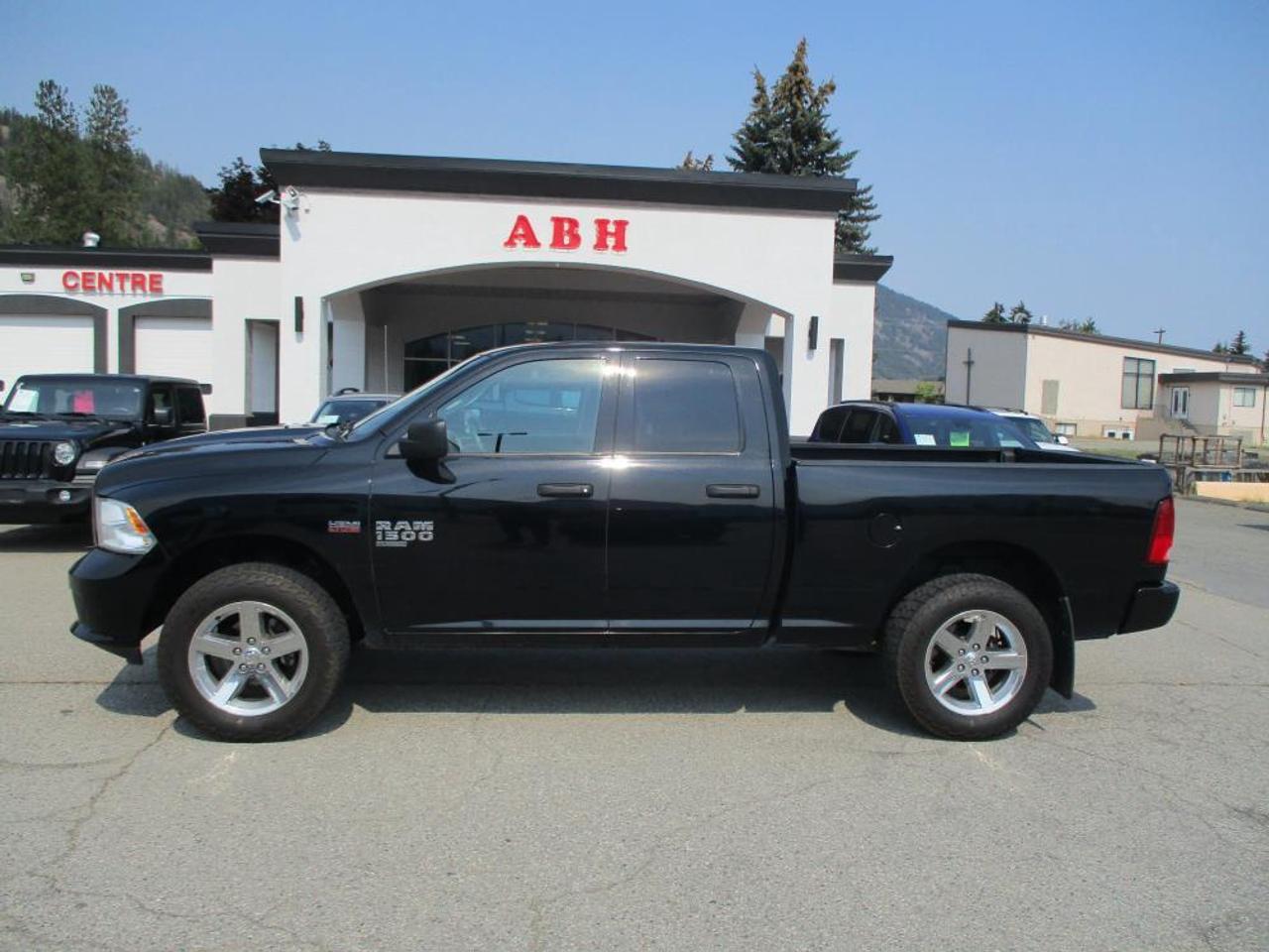 2020 RAM 1500 Classic Tradesman 4X4 - Photo #3