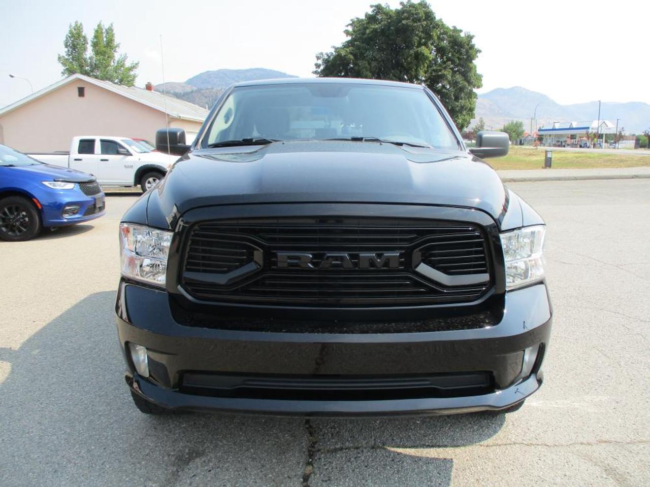 2020 RAM 1500 Classic Tradesman 4X4 - Photo #2