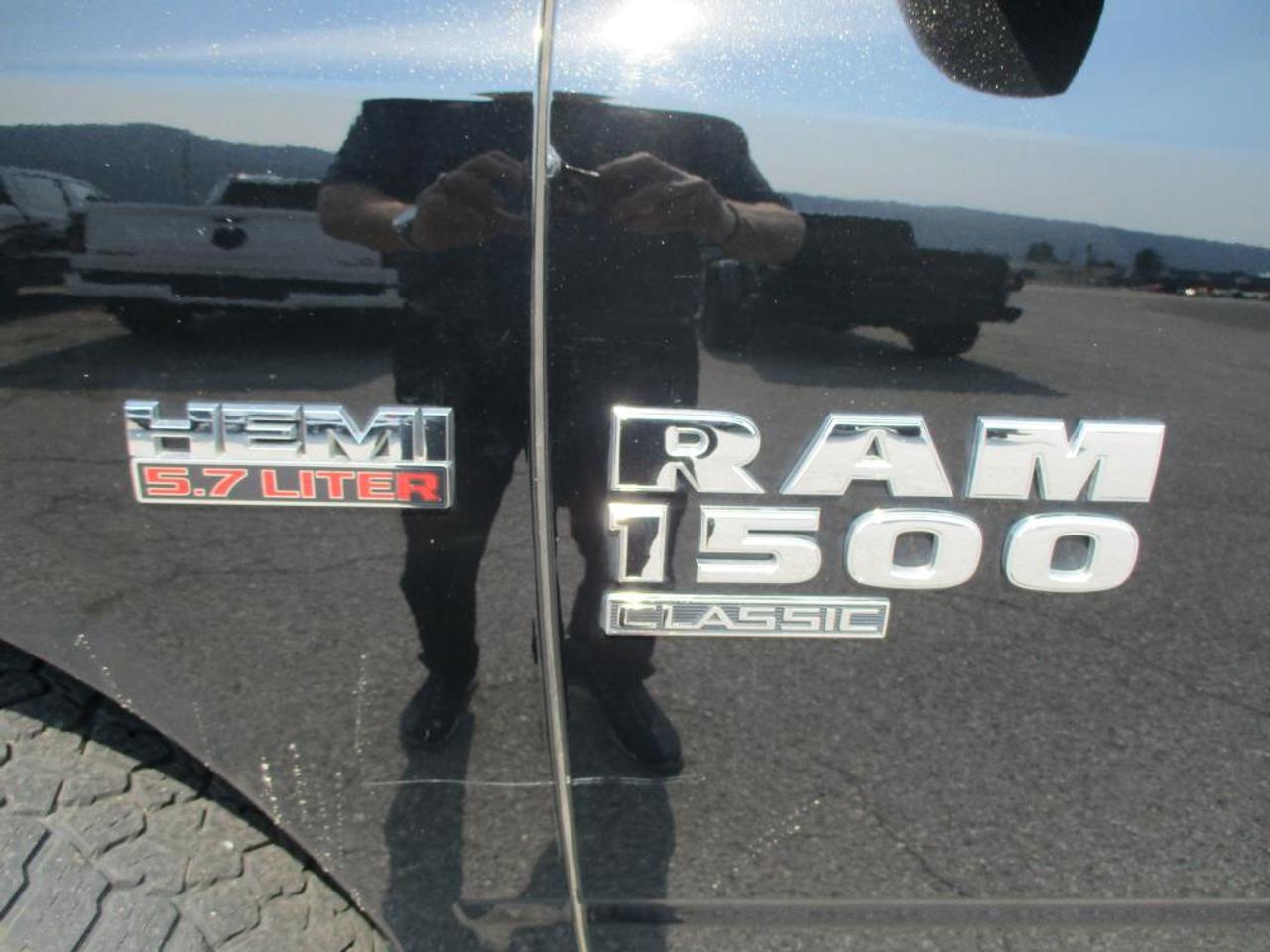 2020 RAM 1500 Classic Tradesman 4X4 - Photo #9