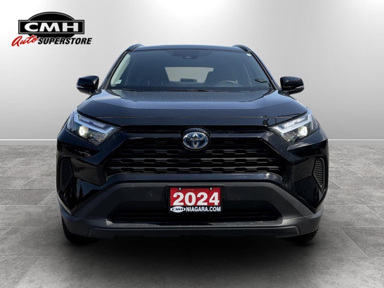 2024 Toyota RAV4 XLE  **CLEAN CARFAX - ONE OWNER** Photo