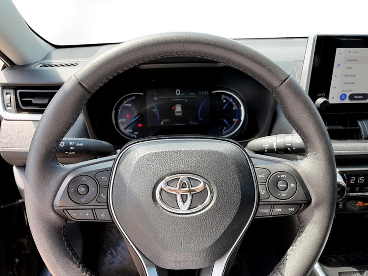2024 Toyota RAV4 XLE  **CLEAN CARFAX - ONE OWNER** Photo