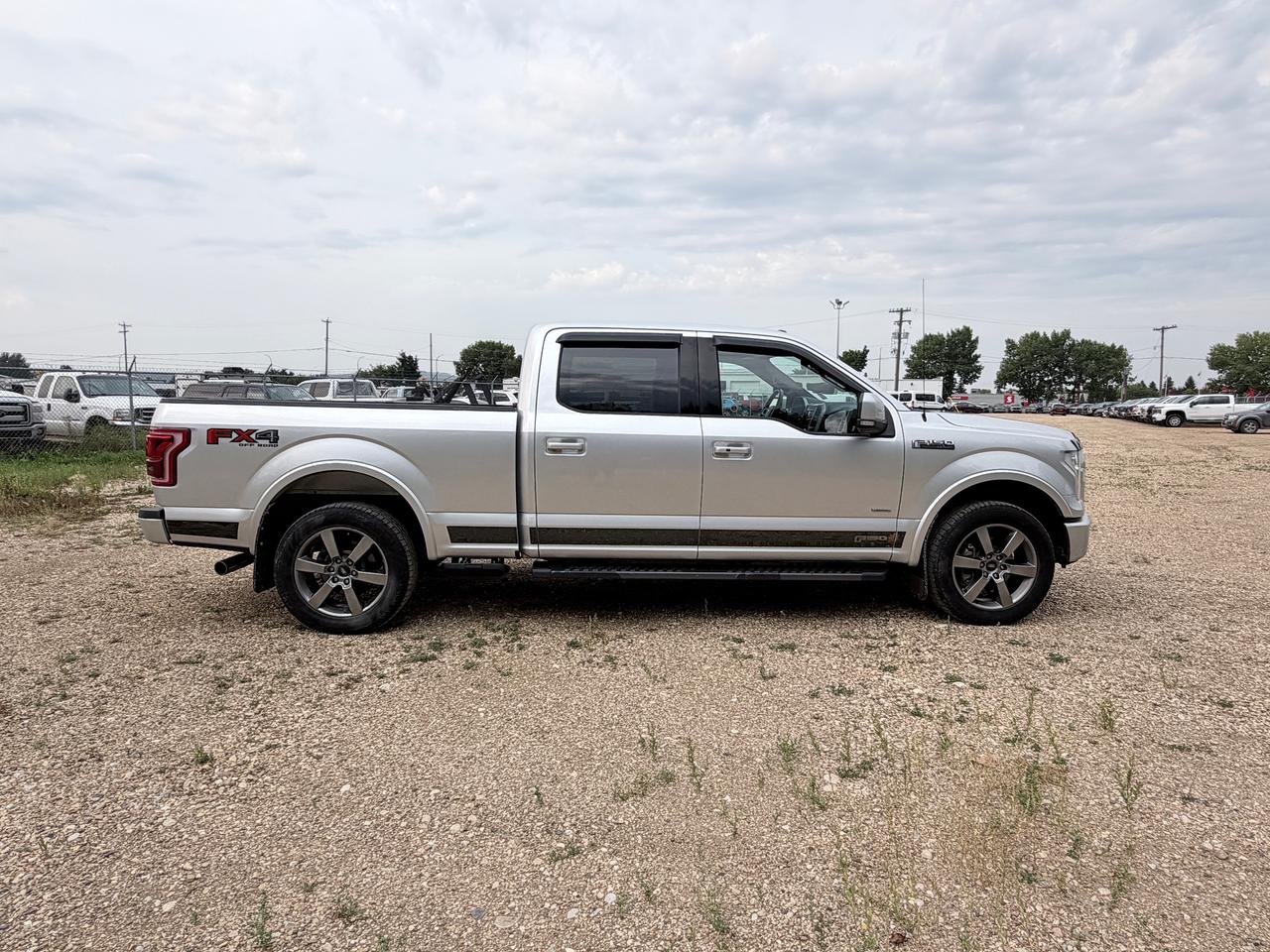 2017 Ford F-150 Lariat Photo3