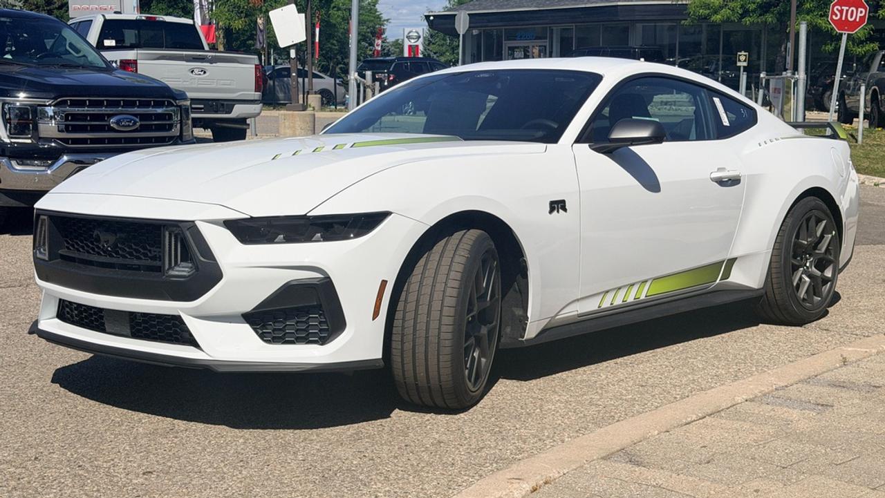2026 Ford Mustang EcoBoost Premium Fastback Photo4