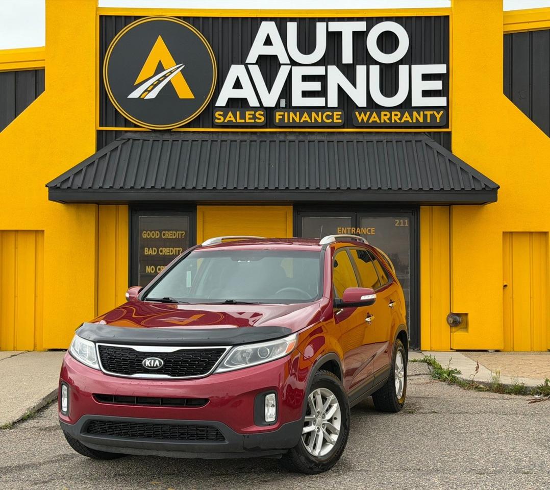 Used 2015 Kia Sorento LX - LEATHER! HEATED SEATS! for sale in Calgary, AB