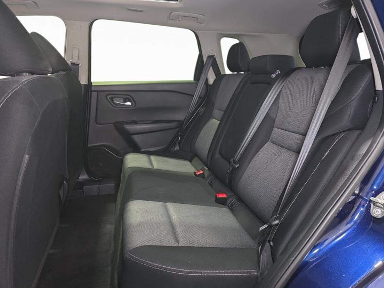 2024 Nissan Rogue SV Photo