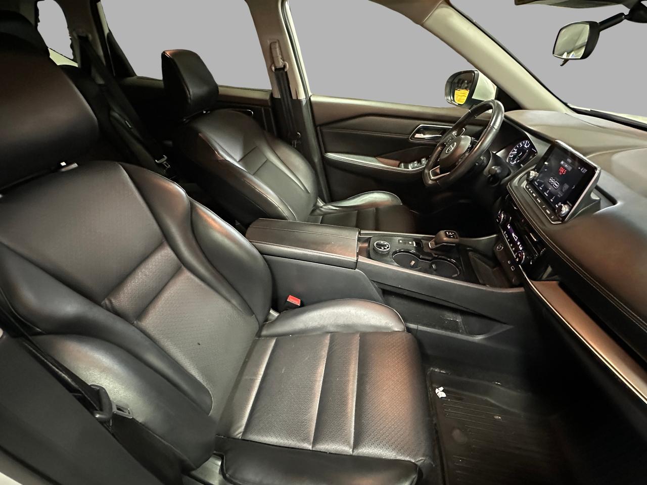 2021 Nissan Rogue SV PREMIUM | CLEAN CARFAX | LEATHER | SUNROOF | Photo